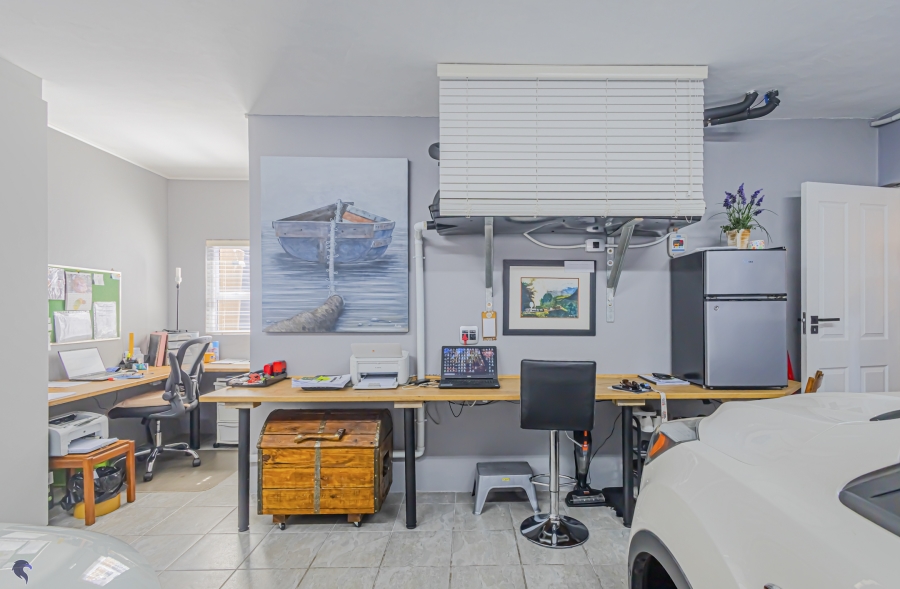 3 Bedroom Property for Sale in Calypso Beach Western Cape